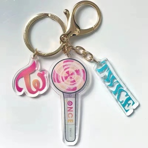 Porte-clés KPOP pour enfants errants <span class=keywords><strong>ATEEZ</strong></span> Twice ASTRO ROSE IU (G) Bâton lumineux en acrylique I-DLE Porte-clés trois pièces Sac Pendentif Cadeau pour fans - Product Image 4