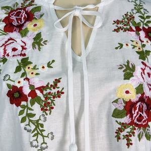 ชุดเดรสปักลายแฟชั่นใหม่สำหรับผู้หญิง OEM สไตล์สดใสหวานแหวว แขนสั้น ทรงหลวม - Product Image 4