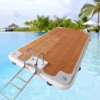 Quais flottants pour bateaux Plate-forme avec pare-chocs d'échelle en acier inoxydable dock de bateau équipement de jeu aquatique ride-ons gonflables