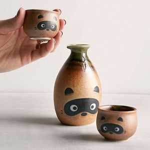 <span class=keywords><strong>Bouteille</strong></span> de vin en céramique de raton laveur <span class=keywords><strong>japonais</strong></span> de conception d'ODM avec l'ensemble de saké de tasse - Product Image 4