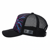 Casquette de baseball trucker personnalisée à 6 panneaux en maille unie, bicolore, pour l'extérieur, avec impression numérique sur tissu effet néon cyberpunk et broderie 3D