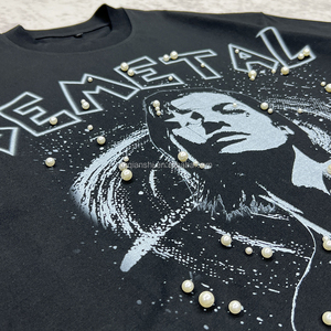 ผู้ผลิตเสื้อยืดโอเวอร์ไซส์คุณภาพสูง พิมพ์ลายกราฟิกด้วยเทคนิคสกรีน  ผ้าฝ้ายสีดำ ทรงครอป บ็อกซี่  ตกแต่งด้วยมุกและเล็บ สำหรับผู้ชาย - Product Image 5