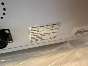 Unità Elettrochirurgica Veterinaria OSCAT LigaSure: Attrezzatura Veterinaria All-in-One per Chirurgia Animale con Sigillatura Vascolare LigaSure per Cliniche Veterinarie - Product Image 4