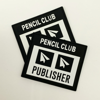 Étiquettes principales en caoutchouc PVC souple 3D personnalisées de haute qualité, directement de l'usine, patchs décoratifs noirs avec logo de marque pour vêtements de mode