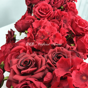 Accessoires de mariage, chemin de table fleuri rouge, arrangement de fleurs, décorations de table, plantes pour chemin de table - Product Image 4