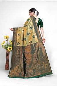 Sari de Seda Banarasi Hecho a Mano en India con Diseño Exclusivo, Sari Nupcial para Bodas y Celebraciones Festivas en Venta - Product Image 3
