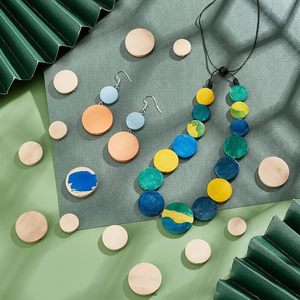 Accesorios de joyería DIY: <span class=keywords><strong>Discos</strong></span> de madera natural de 15-40 mm con orificio recto, chips de madera maciza perforados, componentes para pendientes, tótem - Product Image 1