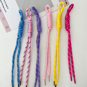 พวงกุญแจ DIY ทำมือจากเชือกไนลอนถักแบบพาราคอร์ด สำหรับผู้หญิง ใช้ตกแต่งกระเป๋าหรือพวงกุญแจ - Product Image 2