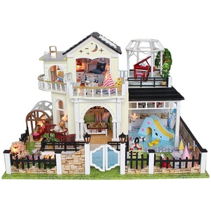Modèle de maison de jardin avec lumière et meubles de simulation, maison de poupée miniature à faire soi-même, design de maison mignon - Product Image 1
