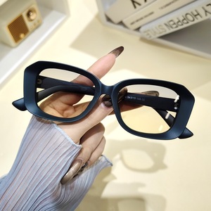 Lunettes de soleil rectangulaires à monture intégrale UV400, style rétro, unisexe, protection solaire adulte 2025 - Product Image 3