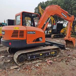 Excavadora de cadenas Doosan 75 usada, modelo DX75 2015, bomba Kawasaki, caja de cambios PLC, cojinete de motor, componentes de alta calidad, cucharón de excavación - Product Image 1