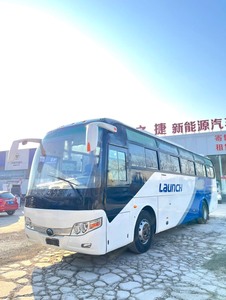 Autobús Diésel de Gran Tamaño de 62 Asientos para Transporte de Pasajeros en Aeropuertos y Hoteles de Alta Calidad, Fabricado en China - Product Image 2