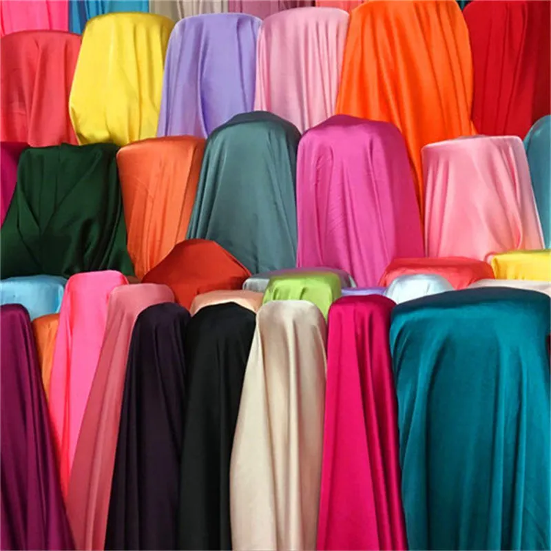 Kain jilbab Muslim polos lembut spandeks 95% poliester 5% Multi warna kain gaun Satin sutra Dubai poliester berkilau