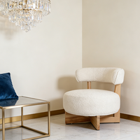 Design-Salonstuhl in Weißer Bouclé-Optik, Moderne Freizeitstühle für Cafés, Holz-Akzent-Einzelsessel für Lounge und Wohnzimmer
