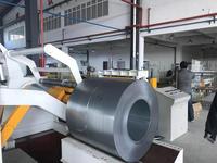 Ligne de découpe de bobines d'acier de haute précision à grande vitesse / Machine de découpe longitudinale de bobines d'acier