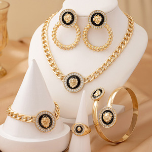 Set di Gioielli Vintage Creativo <span class=keywords><strong>con</strong></span> Testa di <span class=keywords><strong>Leone</strong></span> Placcato Oro per Donna, <span class=keywords><strong>con</strong></span> Bracciale e <span class=keywords><strong>Collana</strong></span> per Matrimonio, Fidanzamento, Anniversario - Product Image 1