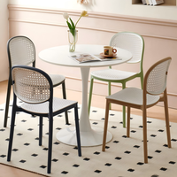 Chaises en plastique empilables multicolores, chaises de salle à manger modernes et luxueuses, chaises pour hôtel, café, restaurant, événements, mariage, fête