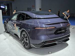 Avatr 06 2025, berline électrique à autonomie ultra-étendue, design élégant avec faible consommation d'énergie pour les conducteurs soucieux du luxe - Product Image 4