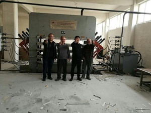 <span class=keywords><strong>MDF</strong></span> ve HDF laminat kapı cilt sıcak pres makinesi/ahşap makinesi sıcak pres/<span class=keywords><strong>mdf</strong></span> sıcak pres makinesi - Product Image 4