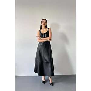 Robe de soirée en cuir noir à bretelles, vente en gros - Product Image 4