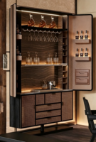 Meuble de cuisine moderne en bois avec panneau design, présentoir à bouteilles en verre et porte-verres à vin suspendus pour usage commercial