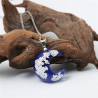 Collier pendentif Transparent en résine, chaîne à boule bleu ciel blanc, fait à la main, créatif et durable