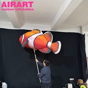 Marioneta inflable de <span class=keywords><strong>pez</strong></span> <span class=keywords><strong>payaso</strong></span> de tamaño personalizado con palo de mano para eventos y espectáculos - Product Image 5