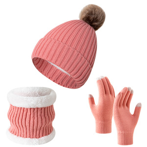 Tre pezzi Set di cappello lavorato a maglia invernale caldo protezione per le orecchie da <span class=keywords><strong>donna</strong></span> <span class=keywords><strong>guanti</strong></span> da <span class=keywords><strong>donna</strong></span> - Product Image 4