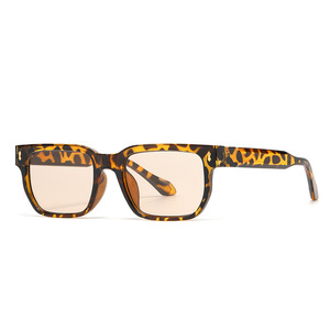 Gafas de Sol Cuadradas de Moda 2024, Estilo Retro, Diseño Personalizado, Protección UV400, Lentes de PC - Product Image 1