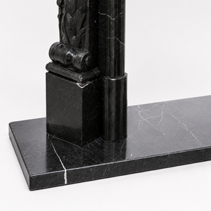 Chimenea tradicional de mármol con tallado ornamentado, de mármol negro Marquina, para interiores, con estufa de leña para comedor. - Product Image 5