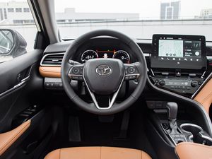 2023 To-yota Ca-mry Black New Energy Vehicles 2.5Q Flagship Edition avec 2.0L 177ps Direct From China Car - Product Image 3