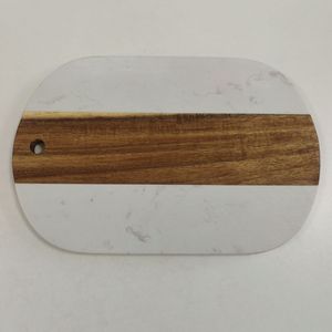 Tabla de cortar de <span class=keywords><strong>madera</strong></span> y mármol almacenada sostenible de nuevo diseño 2025 con mango y forma Lidirregular para interiores - Product Image 2