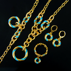 Nuevas llegadas: Conjunto de joyería chapado en oro de 21k, collar con colgante circular premium, pulsera, pendientes y anillo para mujer, joyería de moda. - Product Image 5