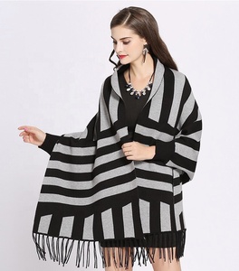 Commercio all'ingrosso <span class=keywords><strong>di</strong></span> new arrivo anteriore aperto lavorato a maglia del manicotto del blocco <span class=keywords><strong>di</strong></span> media lunghezza <span class=keywords><strong>di</strong></span> spessore sciarpa della nappa della sciarpa duplice scopo scialle - Product Image 5