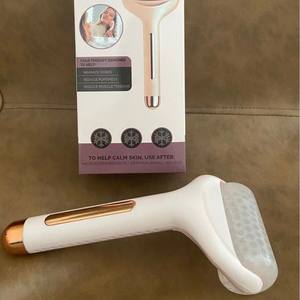 Rodillo Facial de Hielo Frío, Masajeador Manual para el Cuerpo, Alivio y Levantamiento Facial, Herramienta para la Piel - Product Image 1