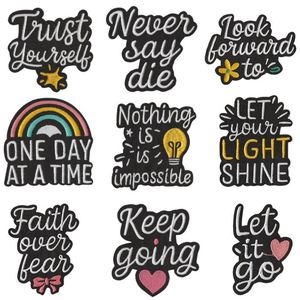 Nouveau Patch thermocollant noir avec broderie anglaise de lettres et mots motivants pour la décoration de vêtements et de pantalons - Product Image 4