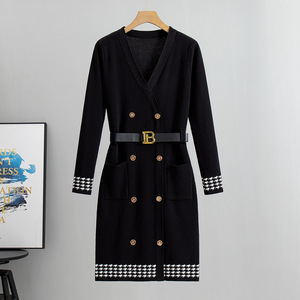 2025 primavera autunno Cross-Border elegante versione coreana classica abito in <span class=keywords><strong>maglia</strong></span> nera tinta unita a maniche lunghe piccolo bottone profumato - Product Image 4