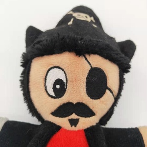 Personalizada <span class=keywords><strong>de</strong></span> fábrica costo barato muñeca <span class=keywords><strong>de</strong></span> peluche <span class=keywords><strong>de</strong></span> carácter pirata perro marioneta <span class=keywords><strong>de</strong></span> mano <span class=keywords><strong>capitán</strong></span> pirata muñeca para los niños - Product Image 4