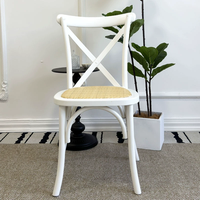 Chaise de banquet empilable en bois massif E-36 Supplier Modern X à dossier incliné pour mariage et hôtel