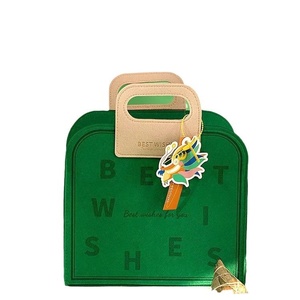 Boîte cadeau rectangulaire en <span class=keywords><strong>feutre</strong></span> Modèle 002 2026 Nouvelle boîte <span class=keywords><strong>vide</strong></span> créative Souvenir Année du Cheval Sac à main Cadeau d'entreprise pour les employés - Product Image 5