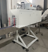 Machine d'étiquetage automatique électrique à haute vitesse pour manchons rétractables, avec contrôle PLC et tunnel de rétraction à vapeur/chauffage, pour bouteilles, canettes et verre de qualité alimentaire