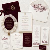 Carte d'invitation de mariage de luxe en feuille d'or avec décoration en dentelle et motifs en relief