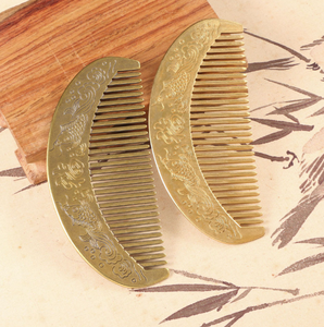 Fornitura diretta della fabbrica ottone Pisces piccolo pettine splendida Boutique doppia faccia intagliato Fine dente in ottone pettine all'ingrosso. - Product Image 4