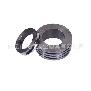 Buses, rouleaux et autres accessoires en carbure de tungstène pour laminoirs - Product Image 1