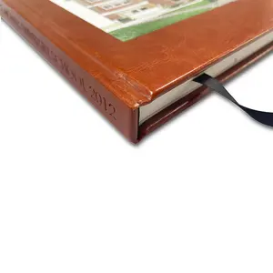 カスタム格安エンボス金箔ハードカバーマガジンプリントフルカラー紙パンフレット小冊子カタログ印刷を製造