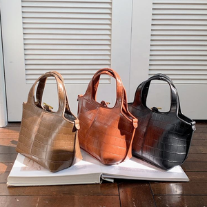 กระเป๋าถือผู้หญิงลายจระเข้หนัง PU คลาสสิกทันสมัย กระเป๋าโท้ทผู้หญิงแบบใหม่ - Product Image 1