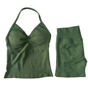 Completo <span class=keywords><strong>Fitness</strong></span> <span class=keywords><strong>Donna</strong></span> 2 Pezzi Senza Cuciture e Senza Schienale, Traspirante, con Top Imbottito Halterneck Push-Up e Shorts Plissettati Modellanti - Product Image 5