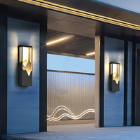 Lampu Dinding Dekorasi Modern Minimalis Lampu Sorot Eksterior Lampu Dinding LED Tahan Air Lampu Dinding Tenaga Surya Lampu Taman
