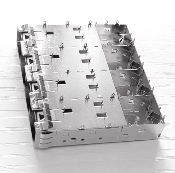 SFP+ Cage (1 X 4) Port with Heat Sink Connector Press-Fit Hole Right Angle CN |0747548420 10122388-201LF 2007132-1