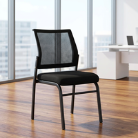 Chaise de bureau confortable à dossier haut, en tissu maillé, sans accoudoirs, empilable, pour formation du personnel et conférences.